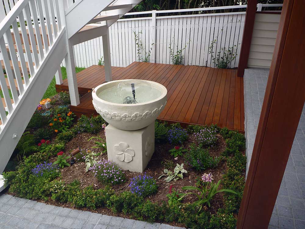 Water-feature-deck